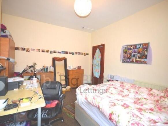 8 bed Terraced to rent Image 12