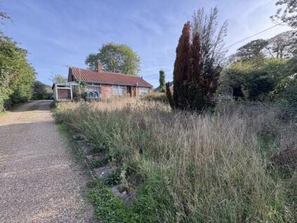 Valdona, Church Road, Wreningham, Norwich, Norfolk NR16 1BA