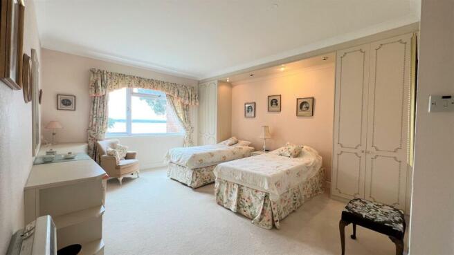 bedroom.jpg