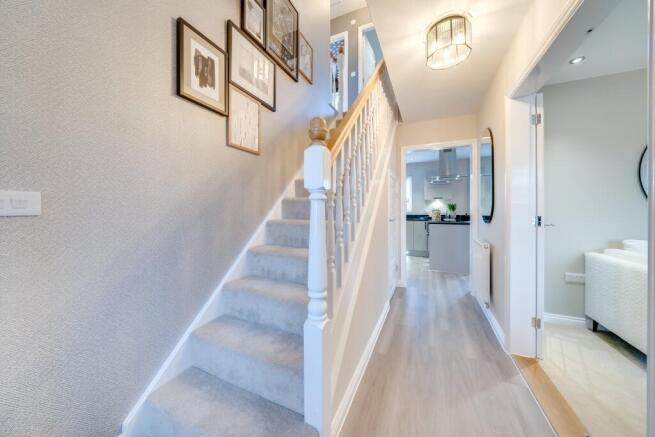 4 bed Detached for sale Image 8