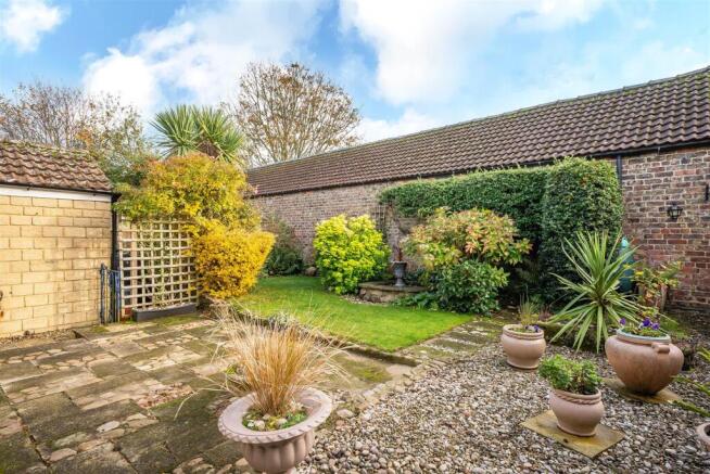 3 bed Bungalow for sale Image 11