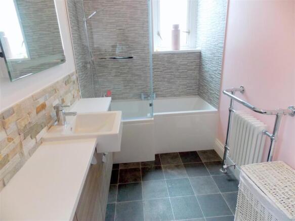 bathroom1.JPG