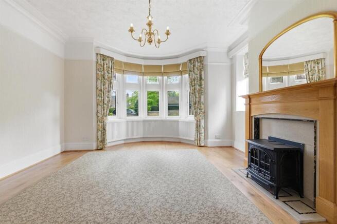 4 bed Detached for sale Image 7