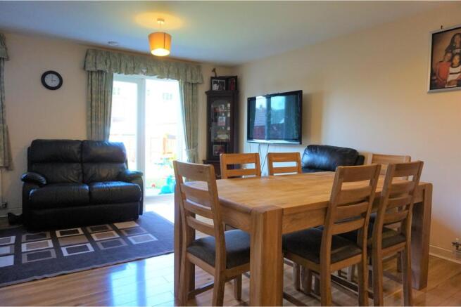 Lounge/Dining Room