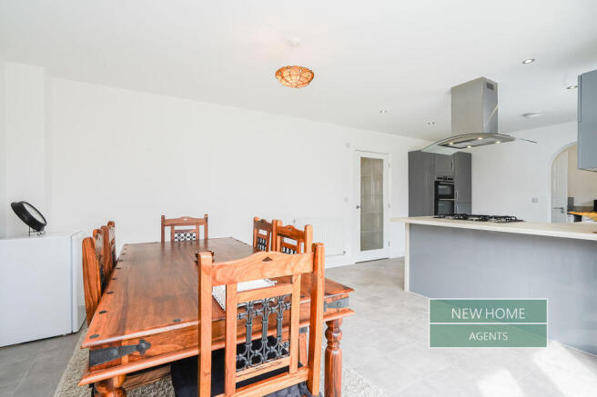 4 bed Detached for sale Image 6