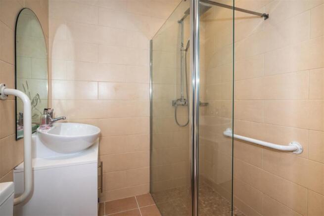 Bedroom 2 ensuite