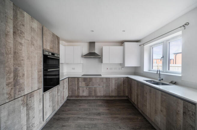 1439882-11-69de7b...