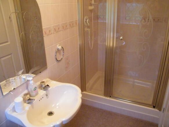 En-Suite To Guest Bedroom