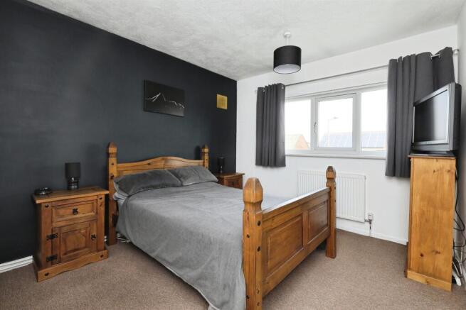 3 bed Semi-Detached for sale Image 10