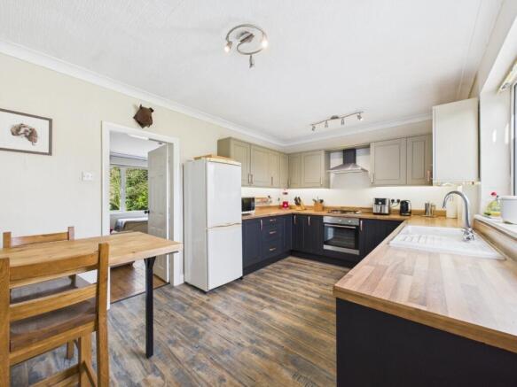 Kitchen/Dining Area