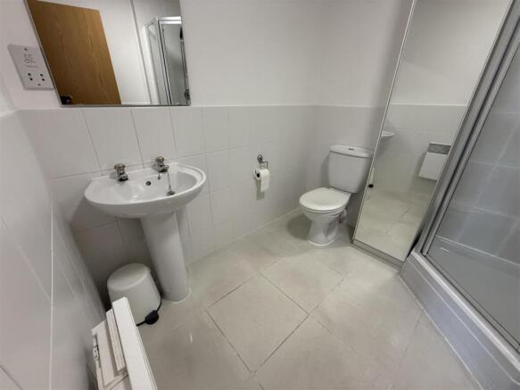 2 bed Apartment for sale Image 4