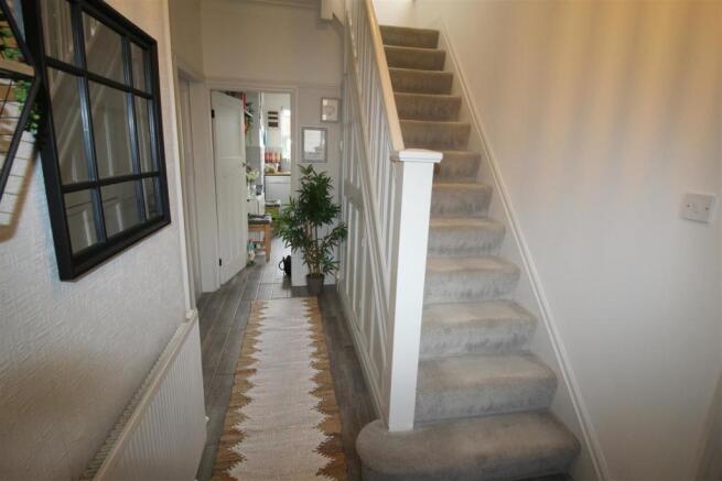 Cudworth Road, 26, hallway 2.JPG