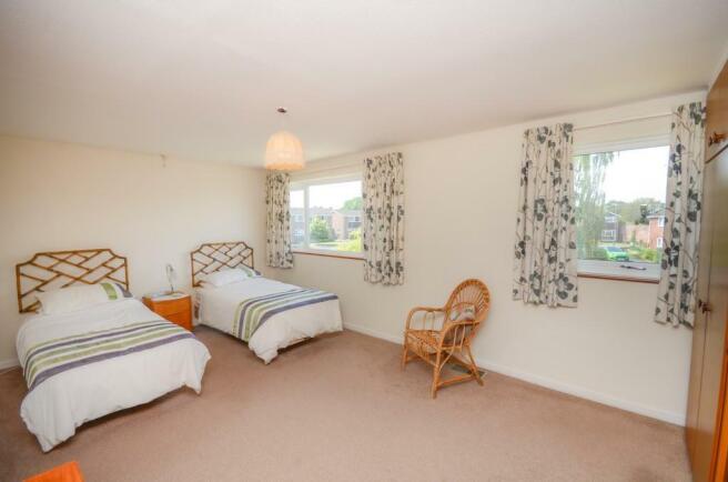 Bedroom 1 pic 2.jpg