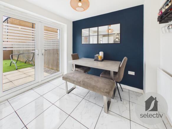 4 bed Town House for sale Image 5