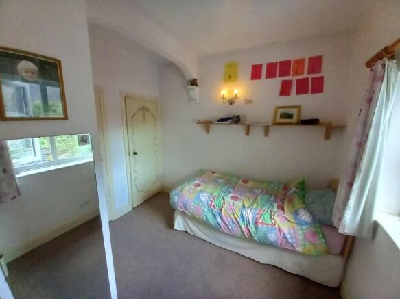 BEDROOM 5