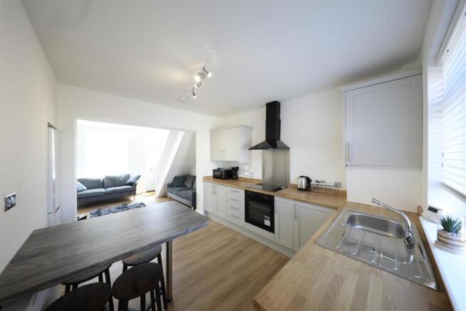 2 bed Terraced for sale Image 5