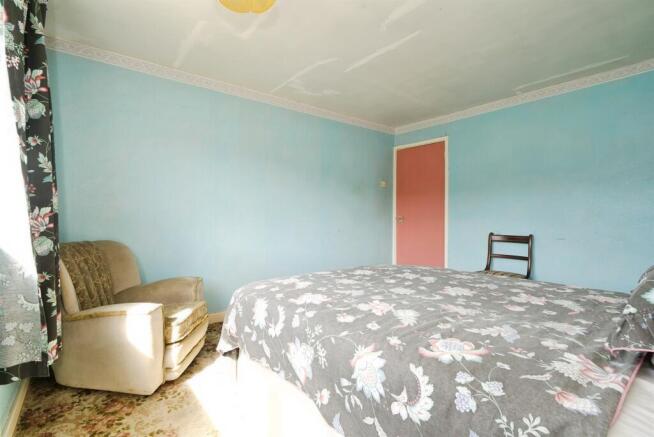 3 bed Semi-Detached for sale Image 10