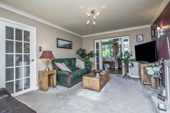 4 bed Detached for sale Image 5
