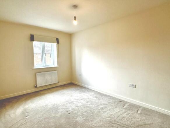 3 bed Semi-Detached for sale Image 6