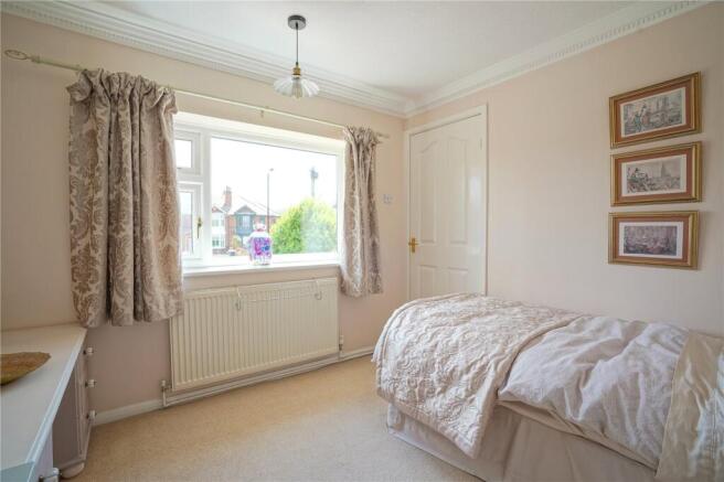 4 bed Semi-Detached for sale Image 12