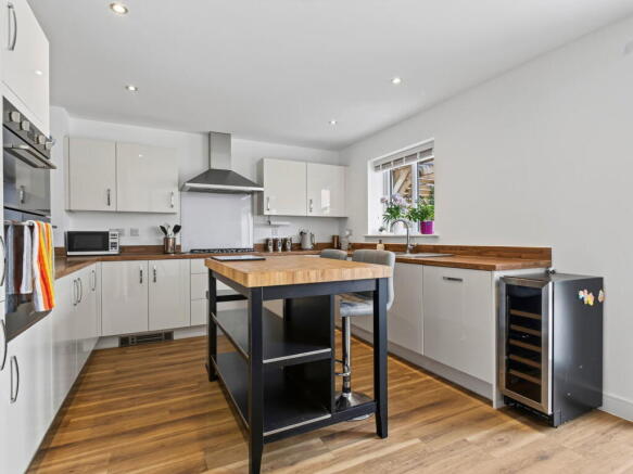 Roberts Close, Market Harborough, LE16 7DQ photo 4
