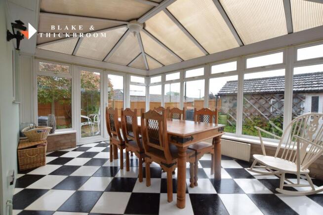 Sladburys Lane, Holland-on-Sea, Essex, CO15 4BE photo 4