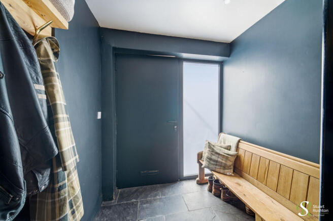72 Grove Park, Kn...