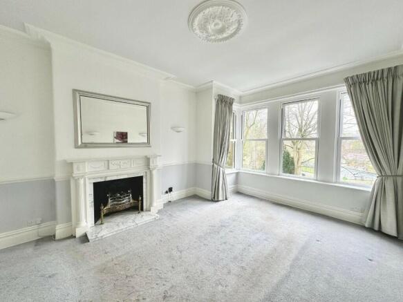 2 bed Apartment to rent Image 4