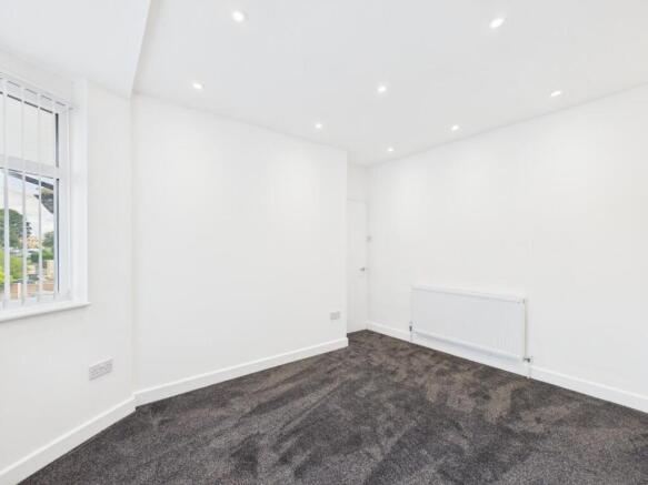 3 bed House to rent Image 12