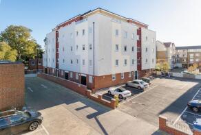 Flat 7, Cloister Court, Church Street, Walton-on-thames KT12 2QS