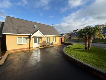 Dolphin Court, New Quay, SA45