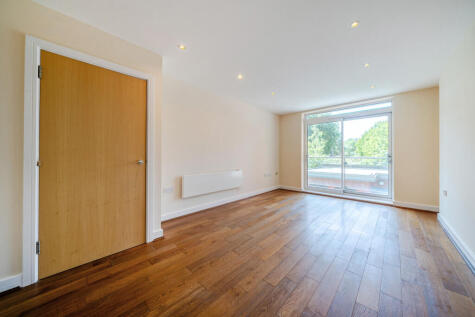 Birdwood Avenue, London
