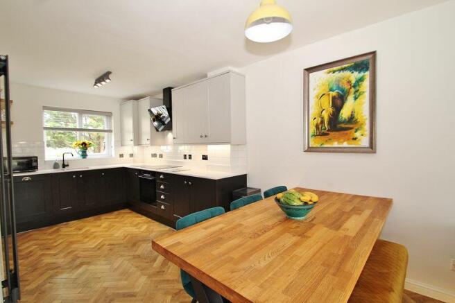 Kitchen/Dining Area