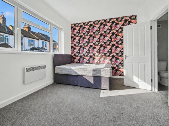 Room 6 - 33B Cardiff.png