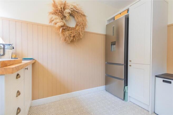 3 bed Semi-Detached for sale Image 6