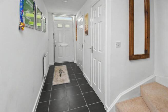 The Avenue, Corby photo 4