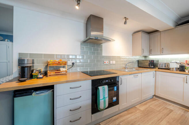 1431720-8-69c126e...