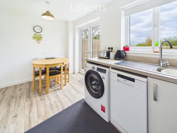 2 bed Semi-Detached for sale Image 6