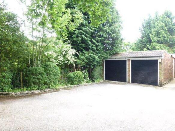 DOUBLE GARAGE
