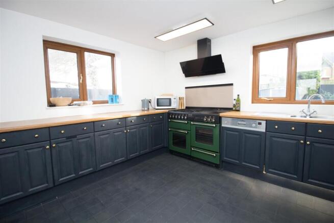 Kitchen 1_edited.jpg