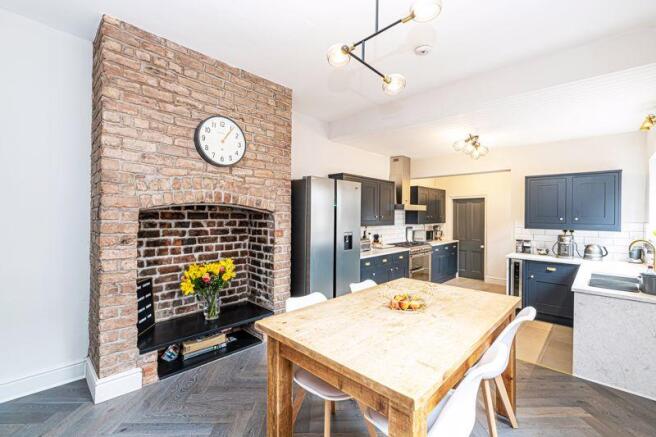 Kitchen/Dining...