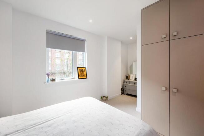 2 bed Flat for sale Image 6