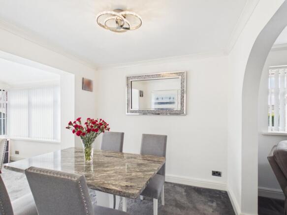4 bed Detached for sale Image 7