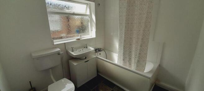 2 bed House to rent Image 8