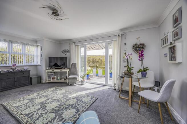 1 Kensington House, Manor Road, Hayling Island-Por