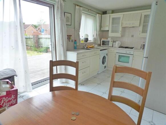 KITCHEN/BREAKFAST ROOM