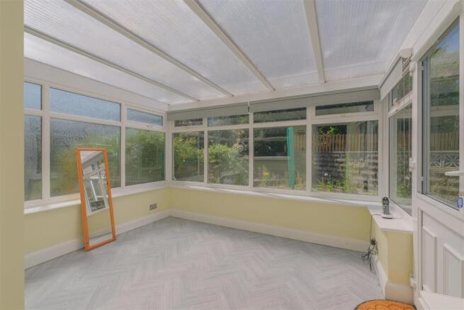 2 bed Semi-Detached for sale Image 6