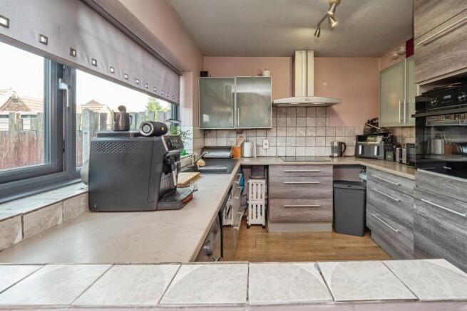3 bed Terraced for sale Image 4