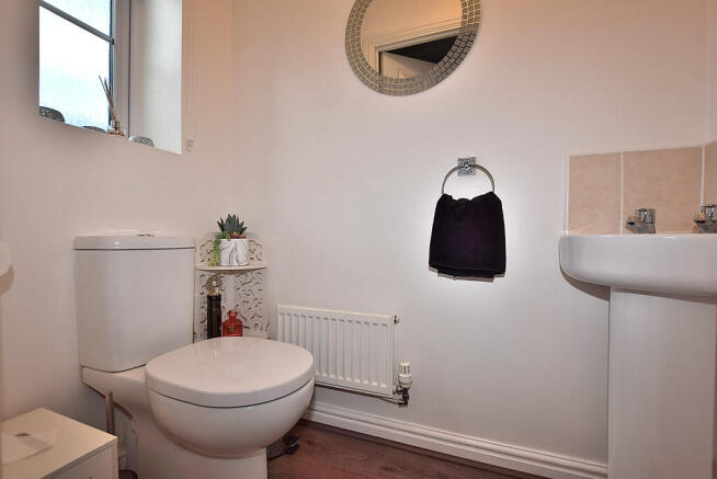 3 bed Semi-Detached for sale Image 8