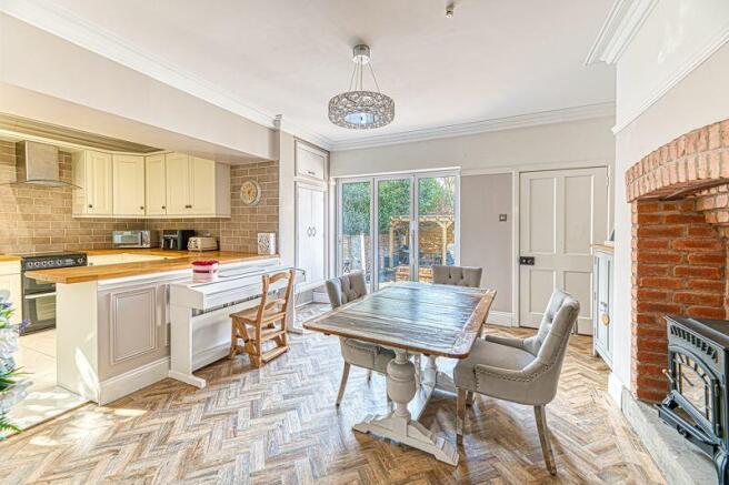 Kitchen/Dining Room